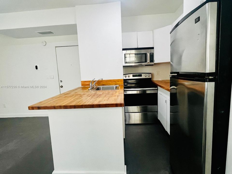For Rent: $2,000 (1 beds, 1 baths, 520 Square Feet)