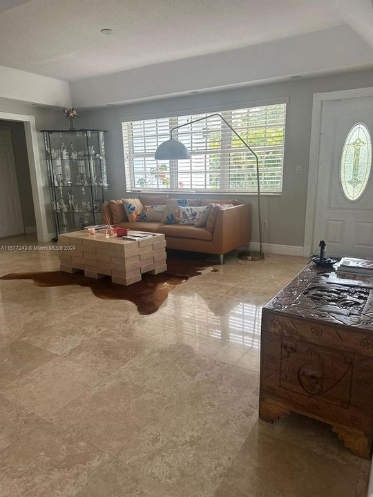 Recently Sold: $1,300,000 (3 beds, 2 baths, 1517 Square Feet)