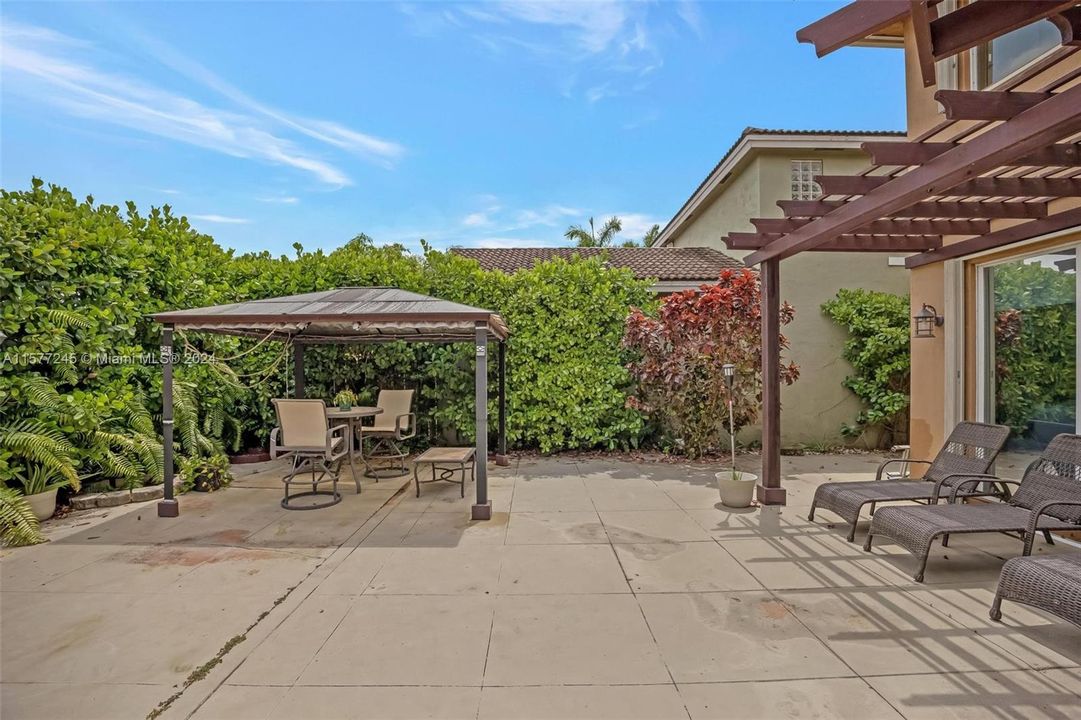 Recently Sold: $619,000 (3 beds, 2 baths, 1893 Square Feet)
