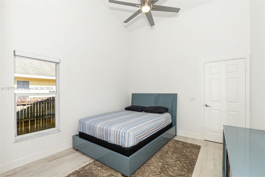 For Sale: $475,000 (3 beds, 2 baths, 1714 Square Feet)