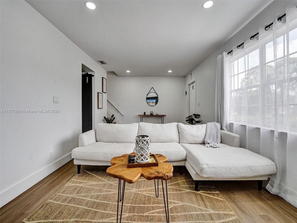 For Sale: $375,000 (3 beds, 2 baths, 1630 Square Feet)