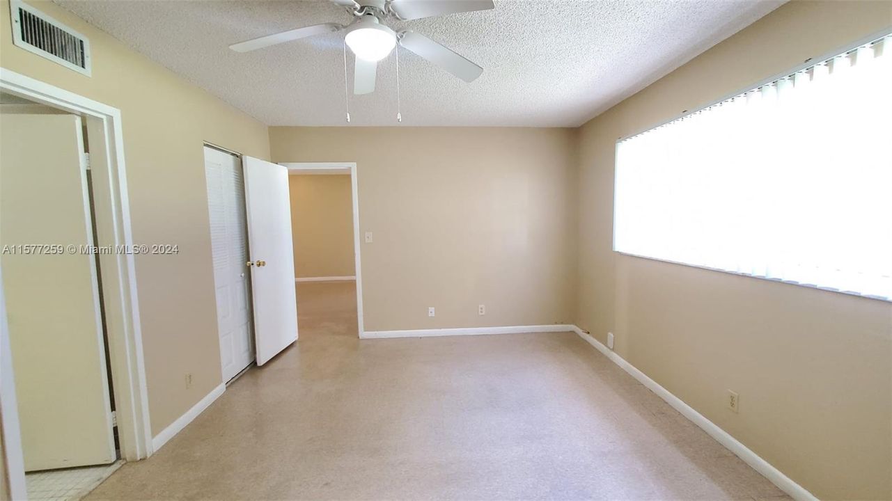 For Rent: $1,650 (2 beds, 2 baths, 930 Square Feet)
