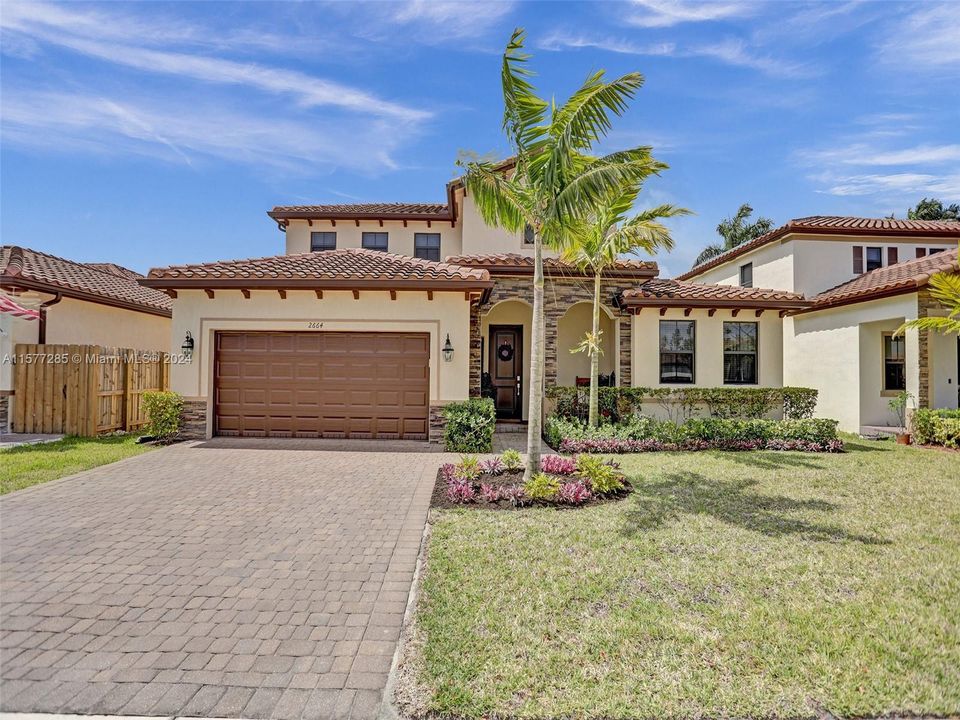 For Sale: $639,000 (4 beds, 3 baths, 2929 Square Feet)