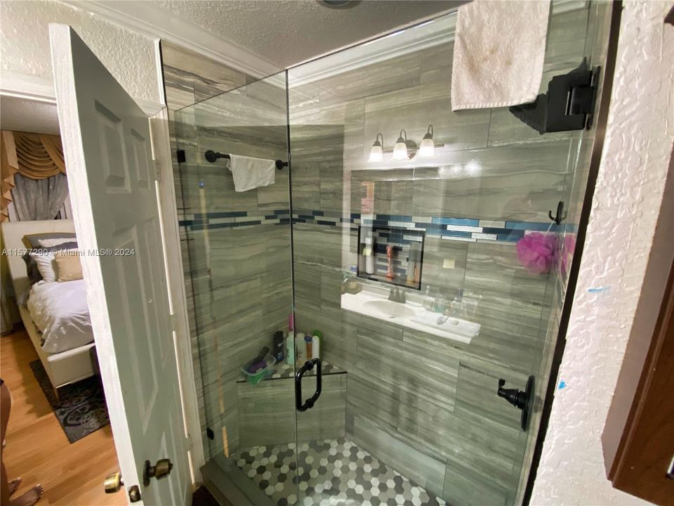 待售: $385,000 (3 贝兹, 2 浴室, 1404 平方英尺)