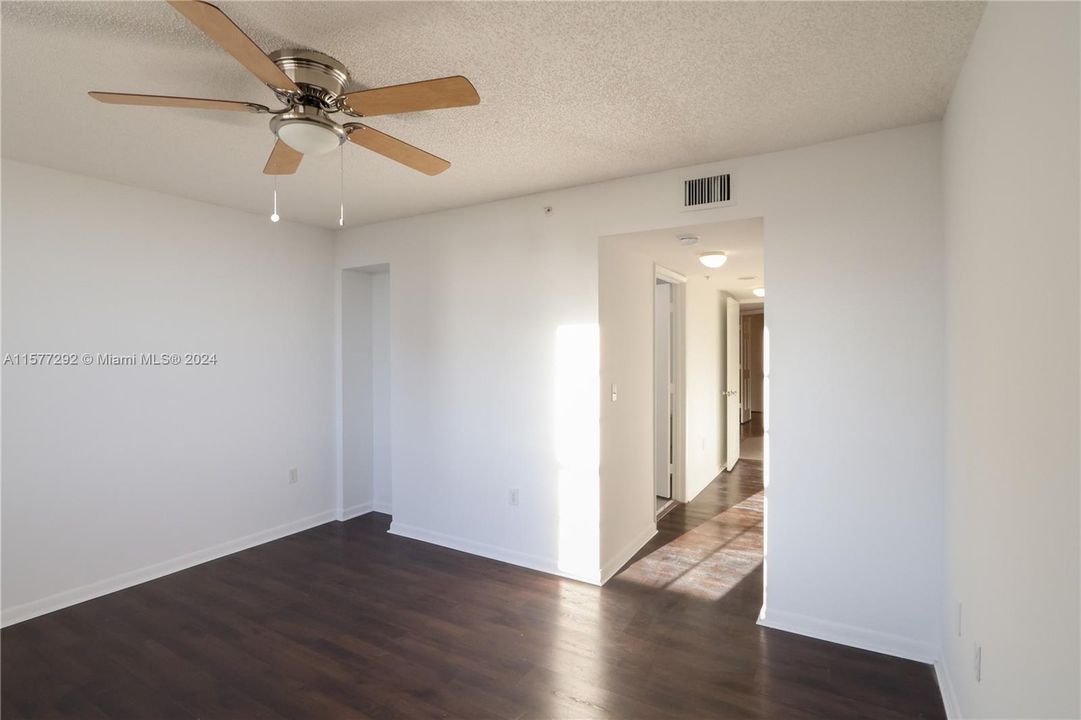 Active With Contract: $3,250 (3 beds, 2 baths, 1447 Square Feet)