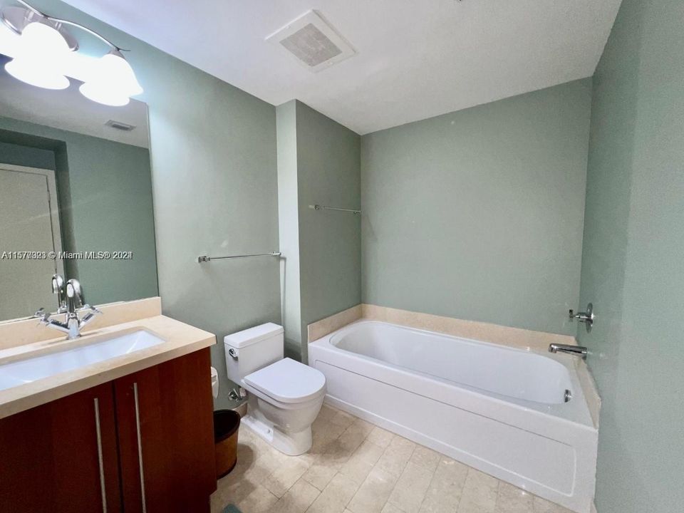 В аренду: $3,400 (1 спален, 1 ванн, 707 Квадратных фут)