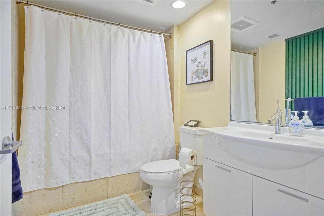 待售: $560,000 (0 贝兹, 1 浴室, 495 平方英尺)