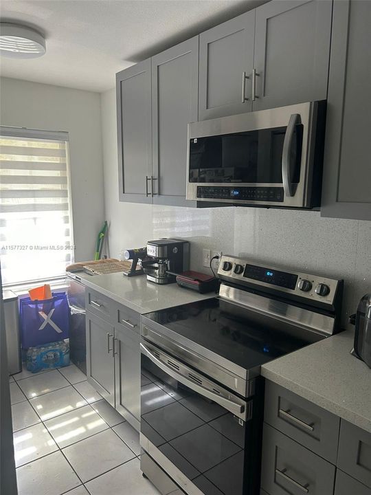 For Rent: $2,700 (2 beds, 2 baths, 1250 Square Feet)