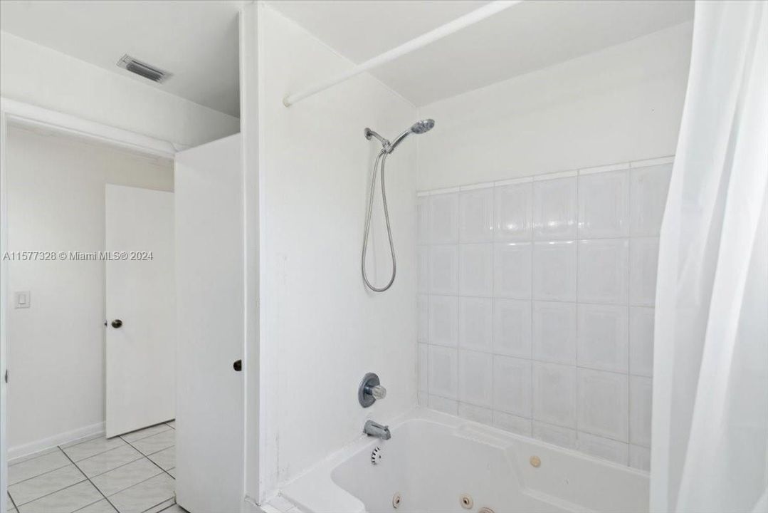 最近租的: $3,000 (3 贝兹, 2 浴室, 0 平方英尺)