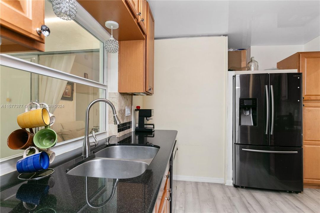 For Rent: $4,500 (3 beds, 2 baths, 1347 Square Feet)