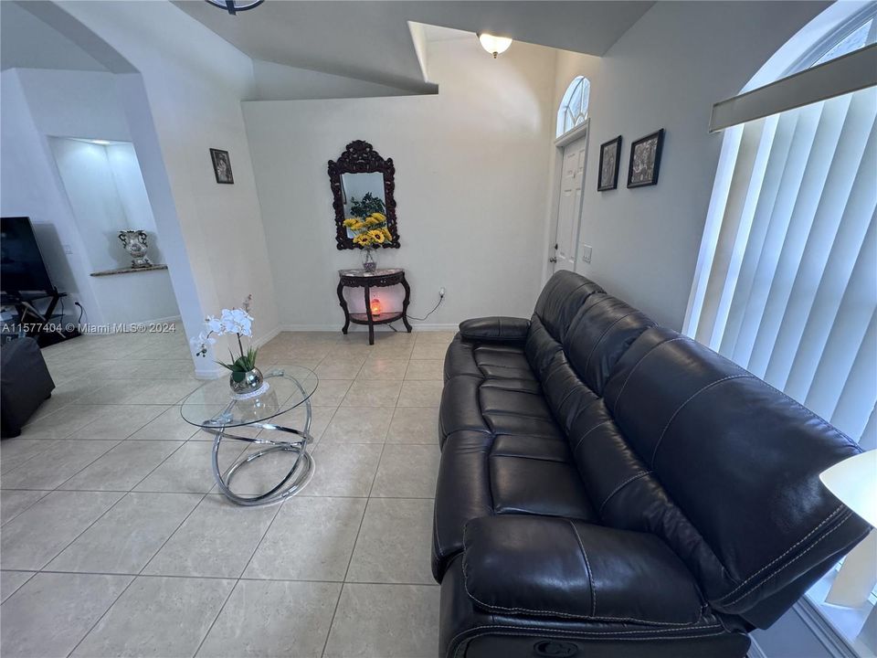 For Sale: $540,000 (3 beds, 2 baths, 1626 Square Feet)