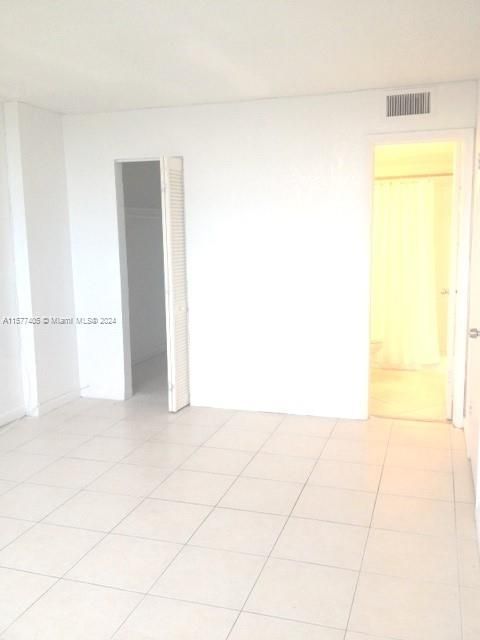 For Rent: $2,400 (2 beds, 2 baths, 970 Square Feet)