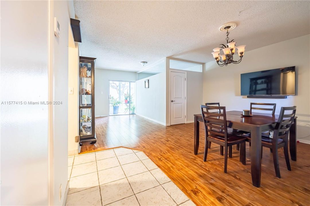 For Sale: $149,000 (2 beds, 2 baths, 1242 Square Feet)
