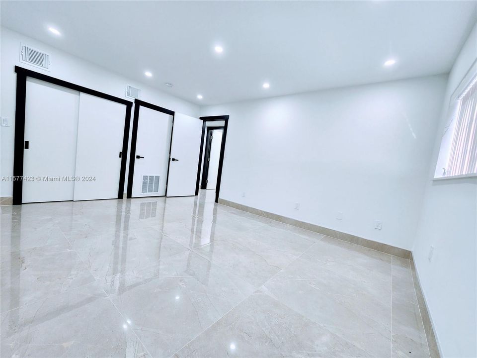 For Sale: $340,000 (2 beds, 2 baths, 1146 Square Feet)