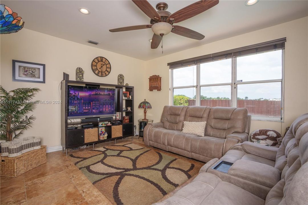 For Sale: $765,000 (4 beds, 2 baths, 2100 Square Feet)