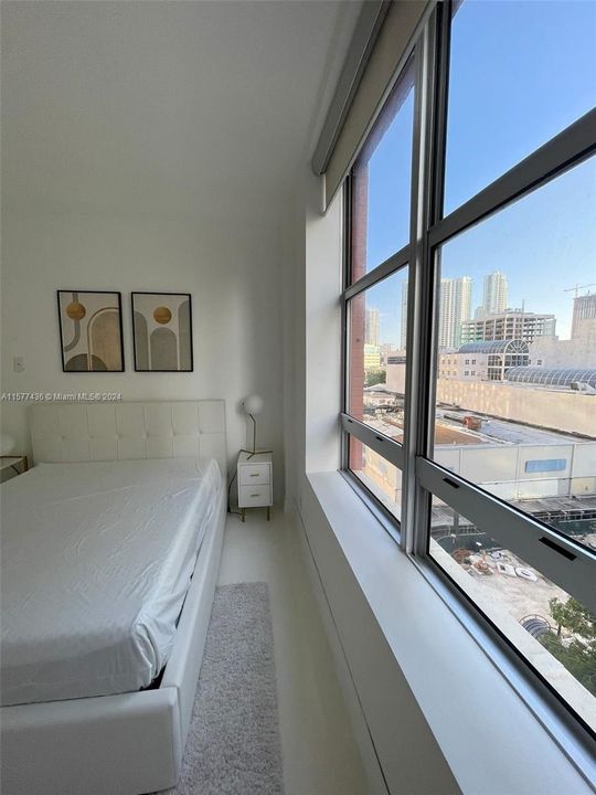 For Sale: $314,000 (1 beds, 1 baths, 594 Square Feet)