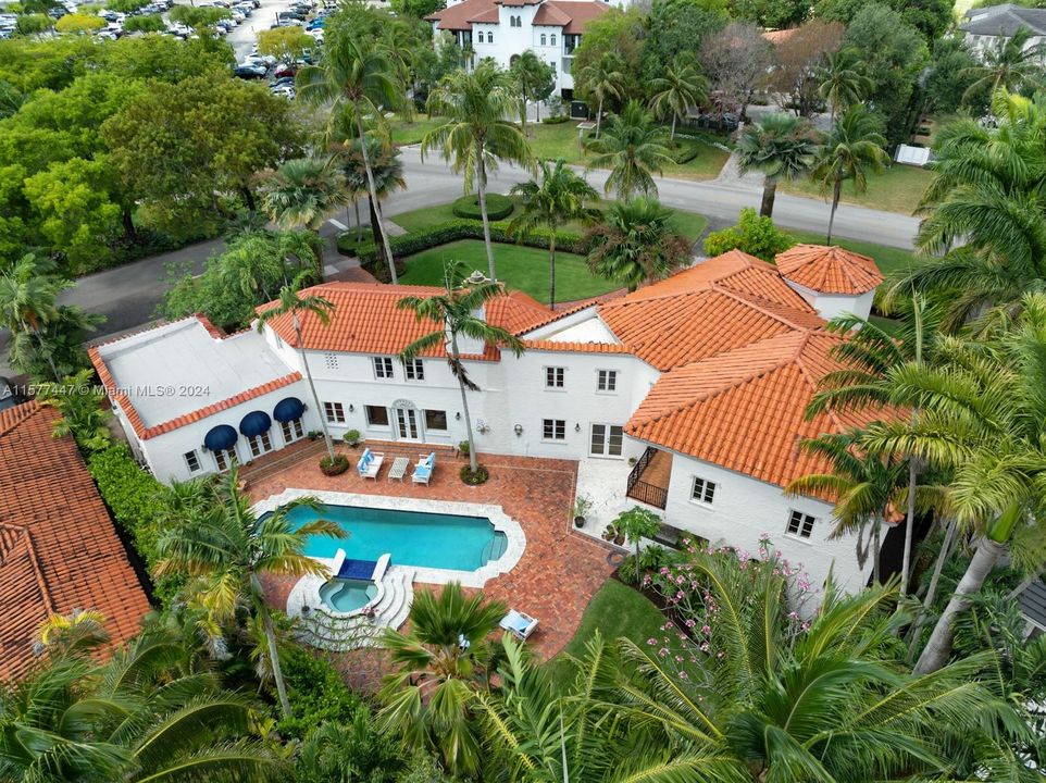 For Sale: $5,795,000 (7 beds, 6 baths, 6292 Square Feet)