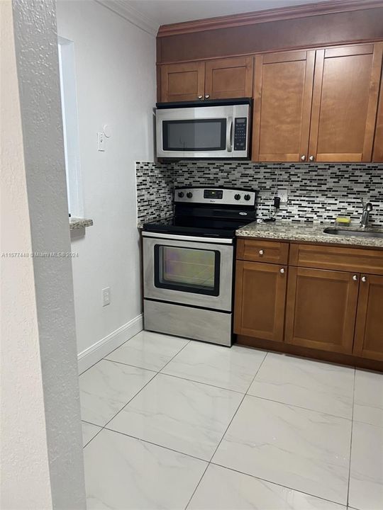 For Rent: $1,700 (1 beds, 1 baths, 720 Square Feet)