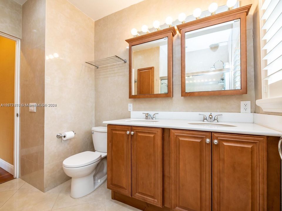 最近租的: $6,500 (4 贝兹, 3 浴室, 2158 平方英尺)