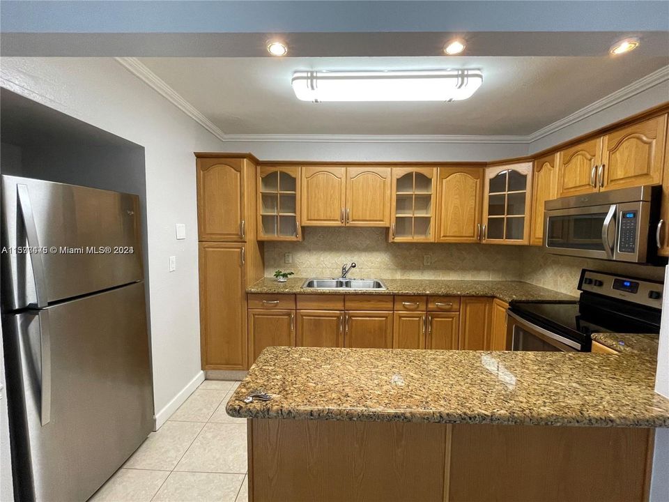 Active With Contract: $3,700 (4 beds, 2 baths, 1479 Square Feet)