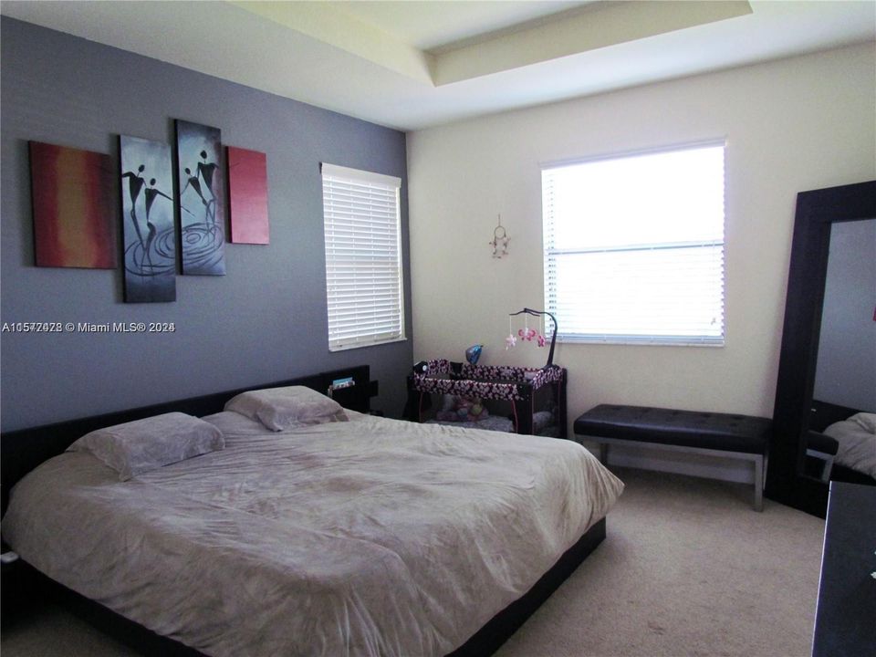 For Rent: $2,950 (3 beds, 2 baths, 1741 Square Feet)