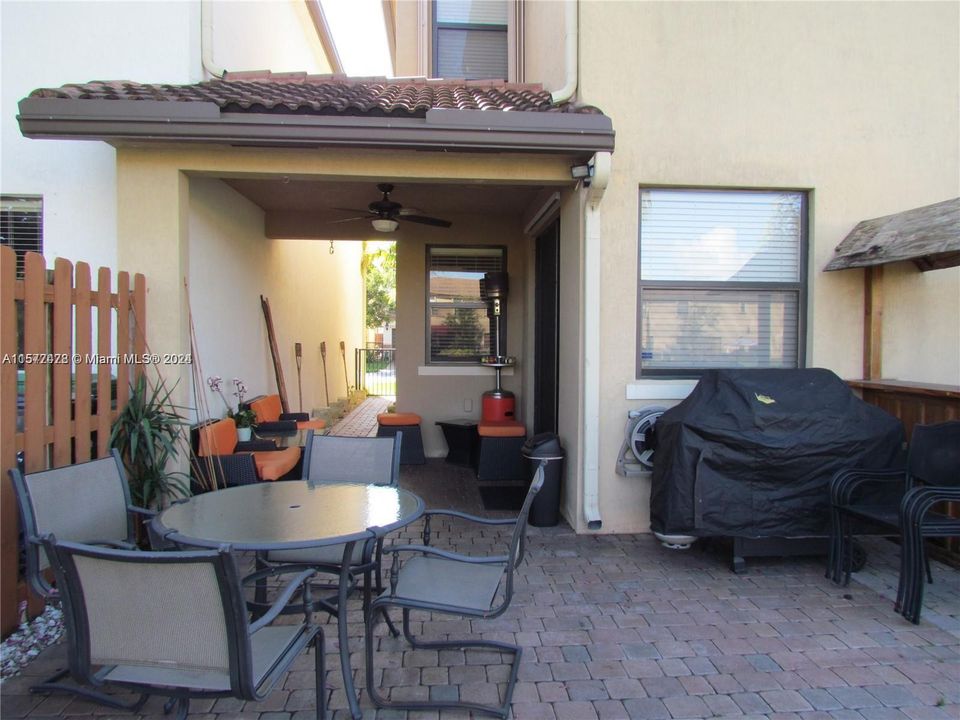 For Rent: $2,950 (3 beds, 2 baths, 1741 Square Feet)