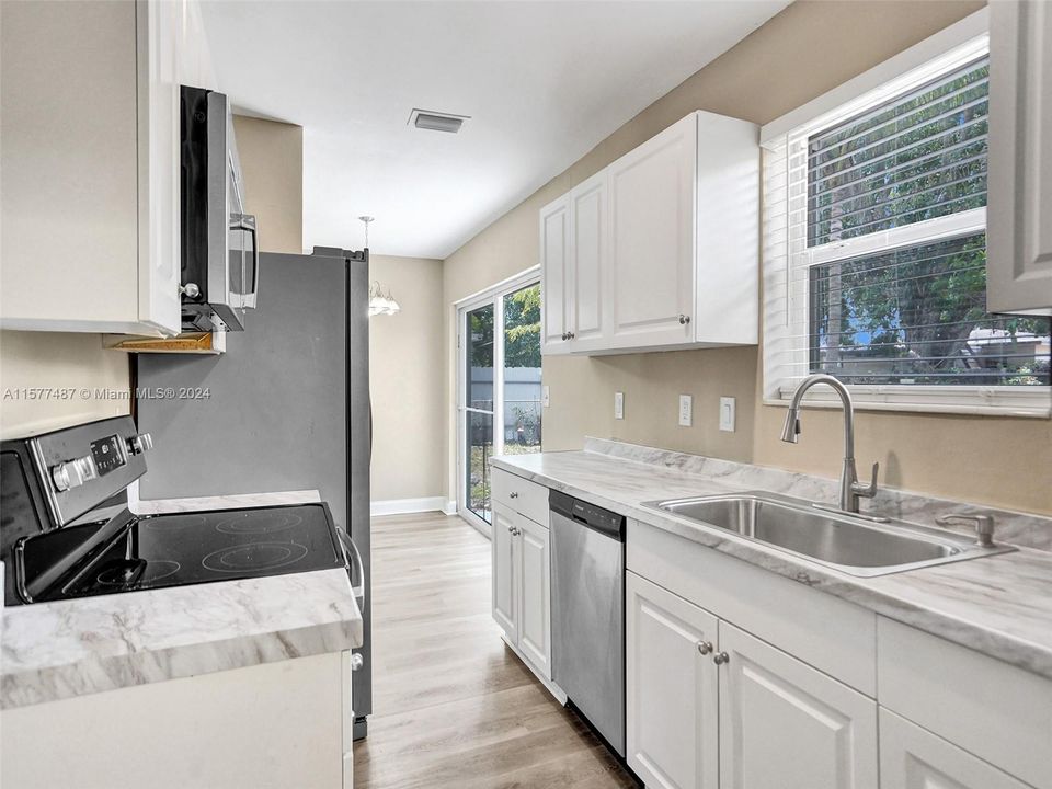 For Sale: $449,900 (3 beds, 1 baths, 1442 Square Feet)