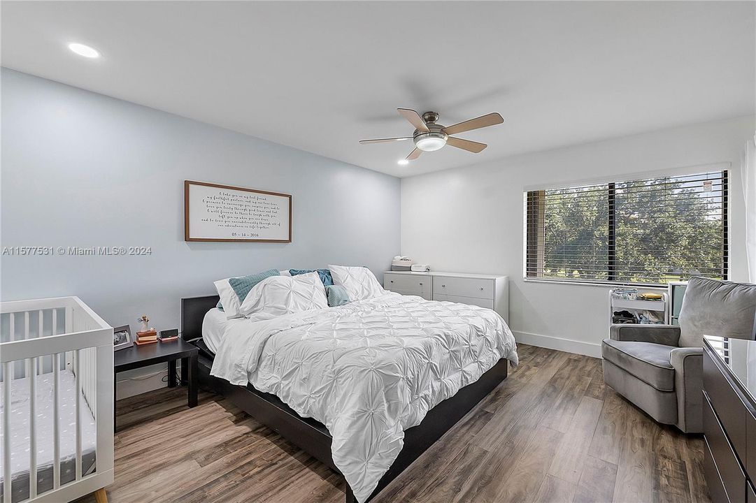 For Sale: $359,900 (2 beds, 2 baths, 1380 Square Feet)