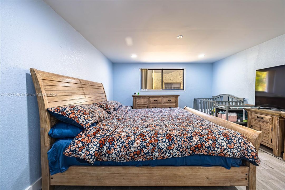 En Venta: $225,000 (2 camas, 2 baños, 905 Pies cuadrados)