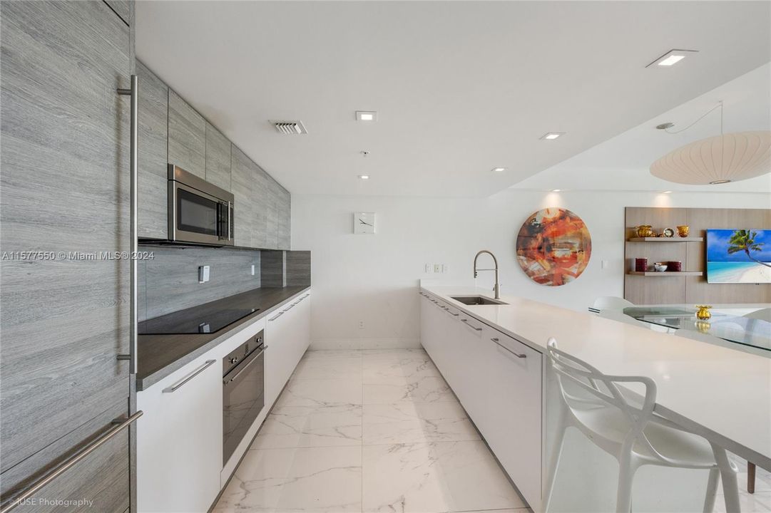 For Sale: $1,199,000 (3 beds, 2 baths, 1705 Square Feet)