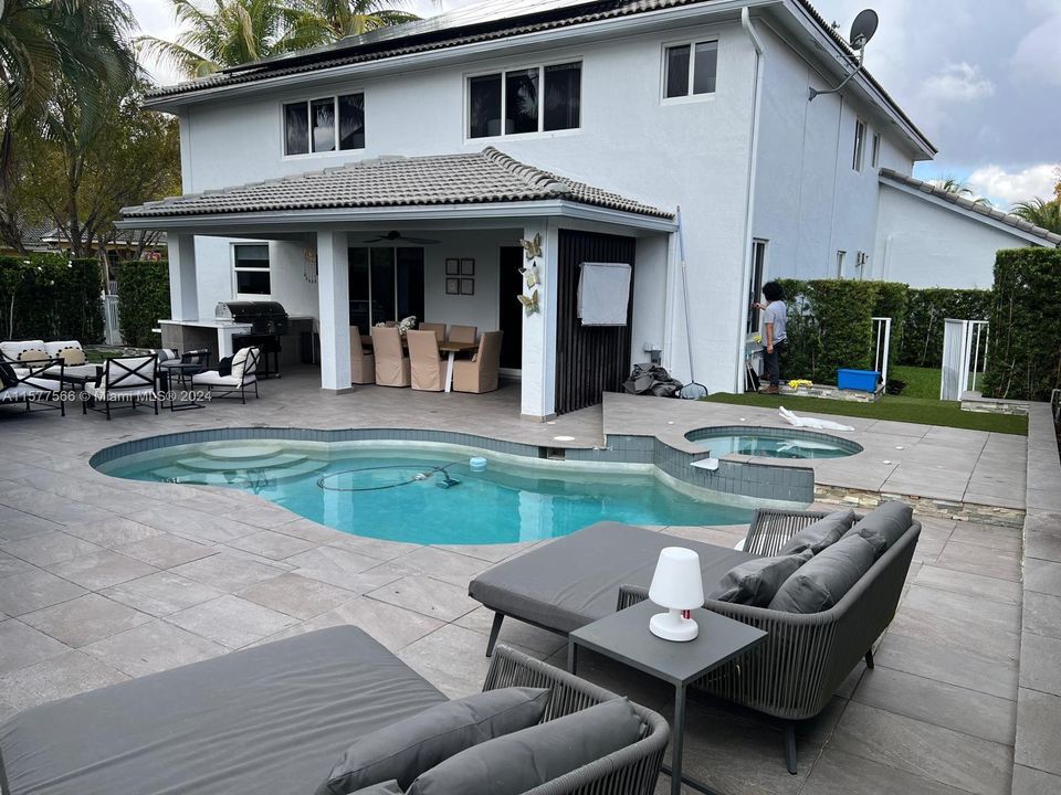 For Sale: $1,650,000 (5 beds, 4 baths, 3926 Square Feet)