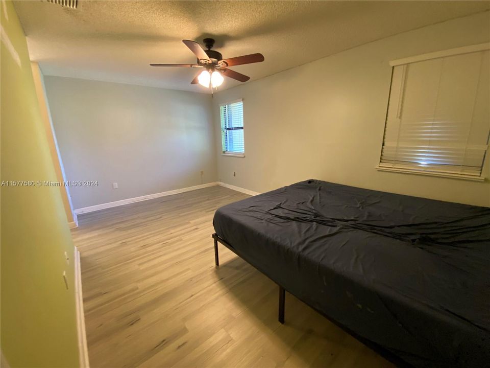 For Rent: $2,600 (3 beds, 2 baths, 1811 Square Feet)