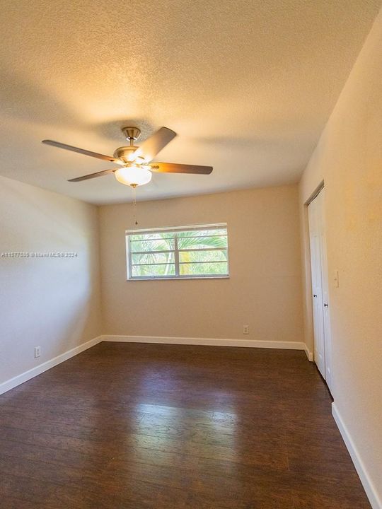 For Rent: $2,000 (2 beds, 1 baths, 938 Square Feet)