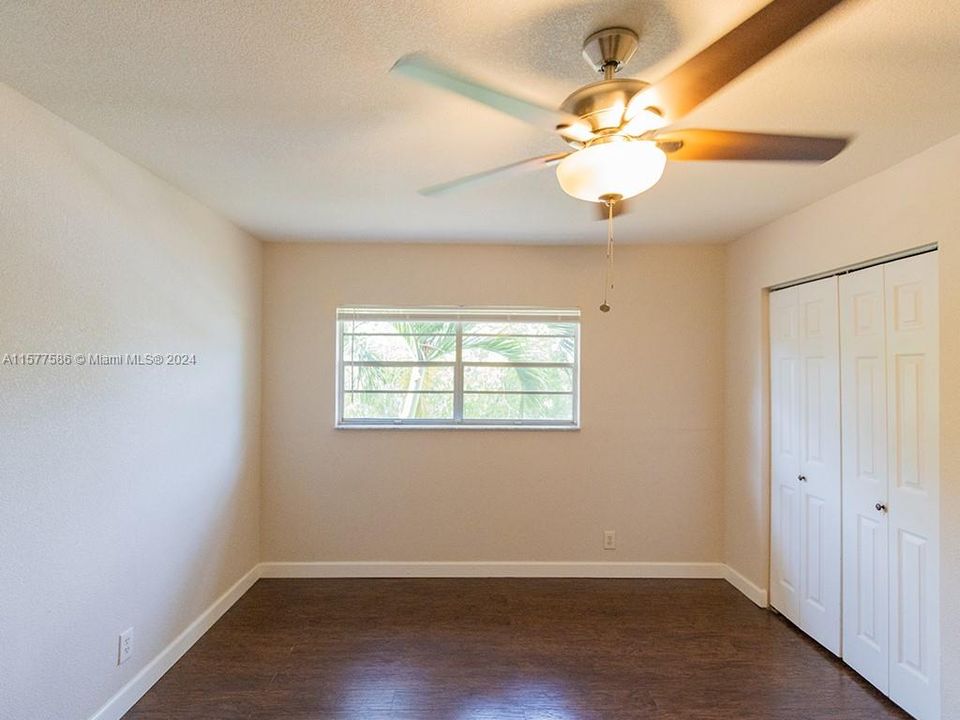 For Rent: $2,000 (2 beds, 1 baths, 938 Square Feet)