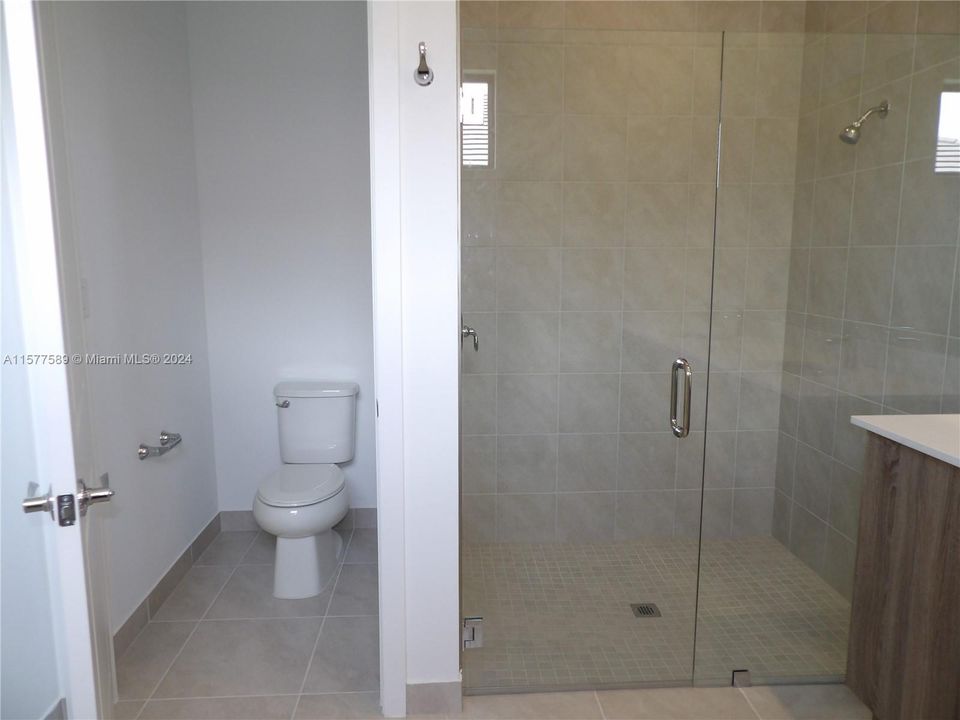 出租: $3,500 (3 贝兹, 2 浴室, 2256 平方英尺)