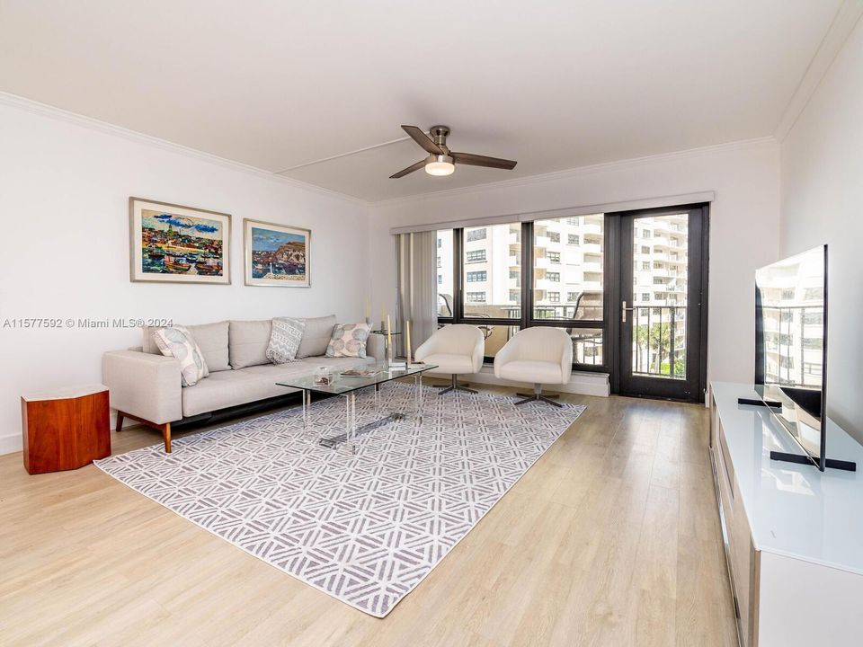 Active With Contract: $4,250 (1 beds, 1 baths, 1080 Square Feet)