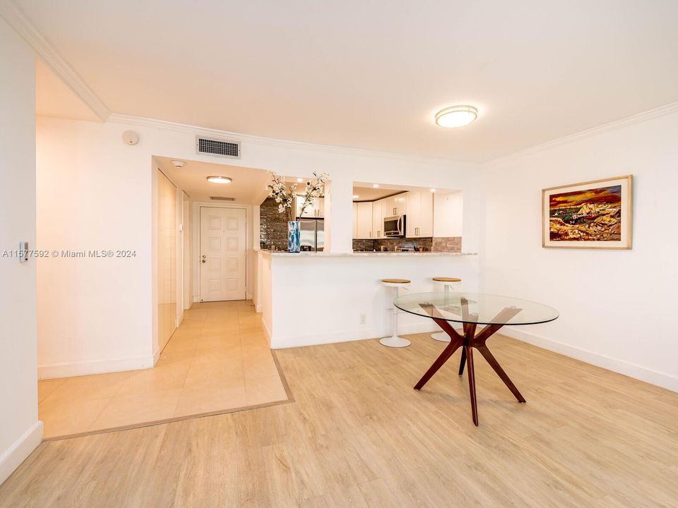 Active With Contract: $4,250 (1 beds, 1 baths, 1080 Square Feet)