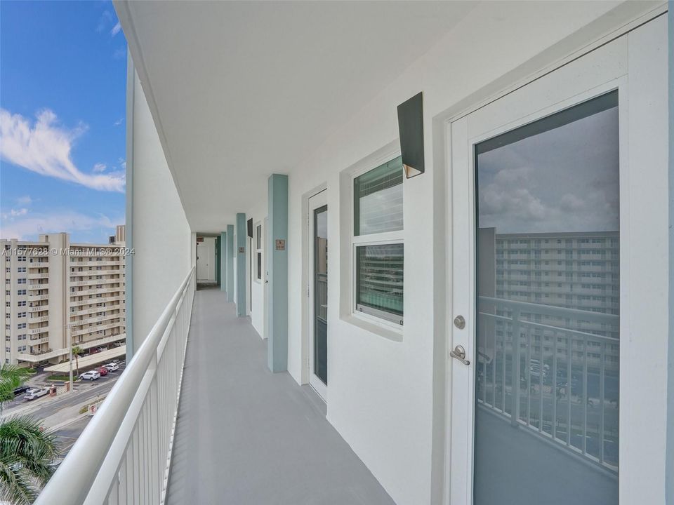 For Sale: $314,900 (1 beds, 1 baths, 775 Square Feet)