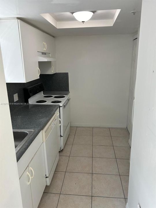 Recently Rented: $2,250 (2 beds, 2 baths, 900 Square Feet)