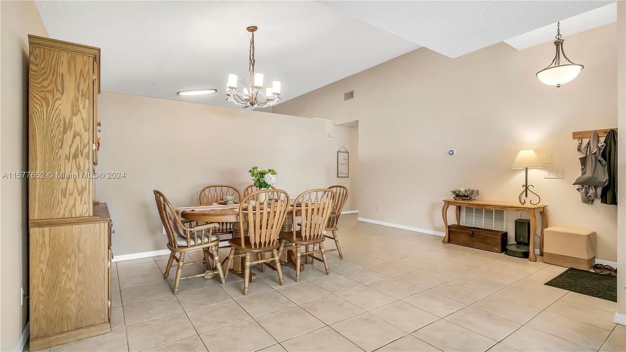 For Sale: $639,900 (3 beds, 2 baths, 1731 Square Feet)