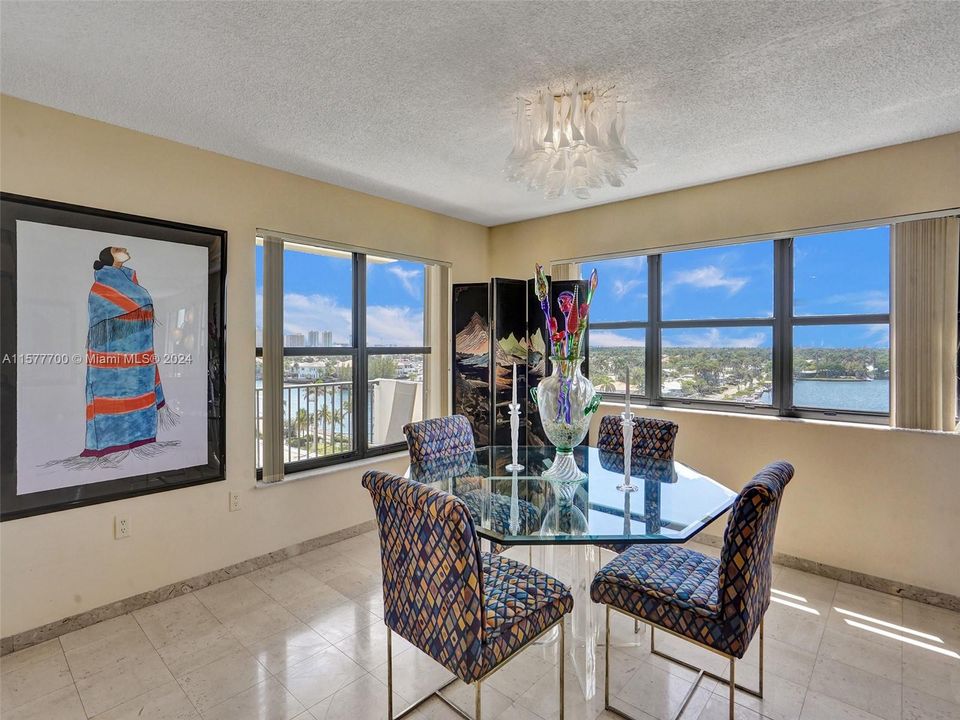 Recently Sold: $650,000 (2 beds, 2 baths, 1660 Square Feet)