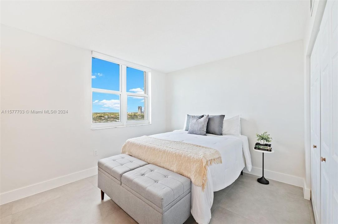 For Sale: $580,000 (2 beds, 2 baths, 1092 Square Feet)