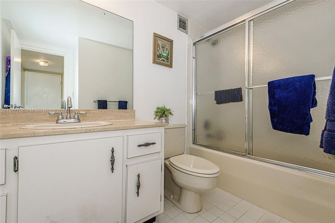 For Sale: $419,000 (2 beds, 2 baths, 1700 Square Feet)