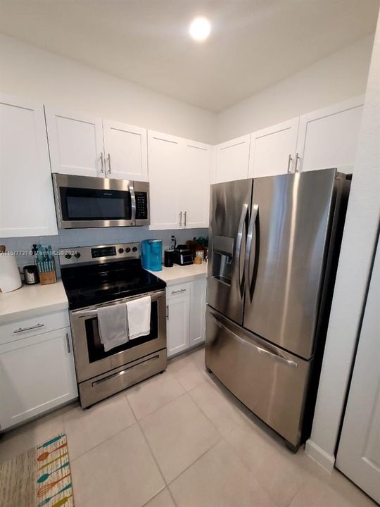 For Rent: $3,800 (3 beds, 2 baths, 1504 Square Feet)