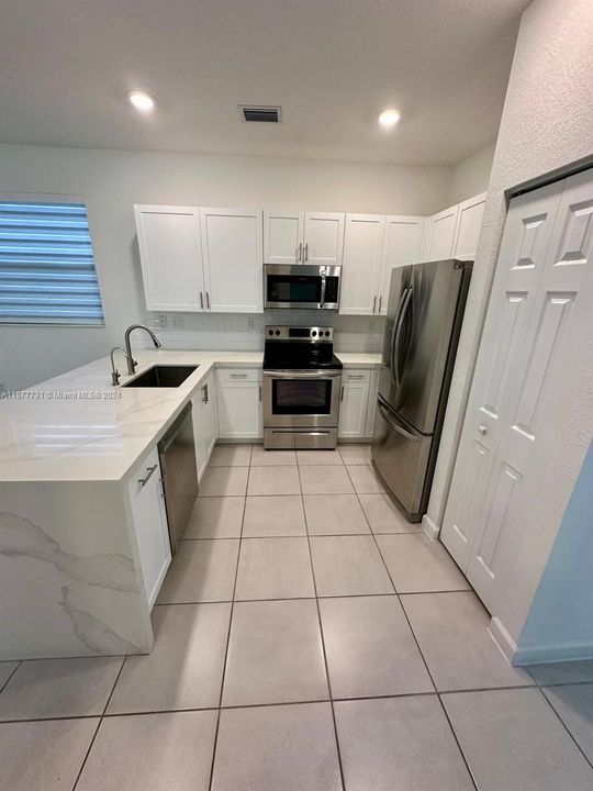 For Rent: $3,800 (3 beds, 2 baths, 1504 Square Feet)