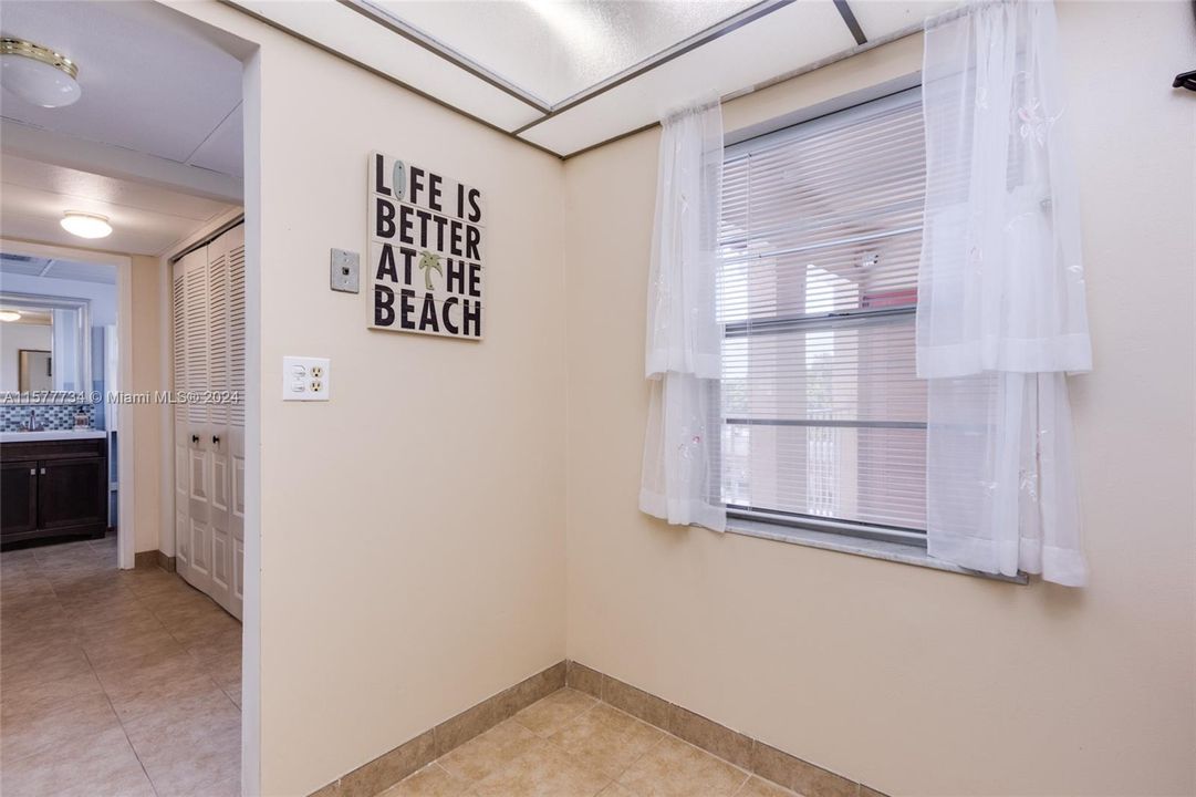 Active With Contract: $94,900 (1 beds, 1 baths, 775 Square Feet)