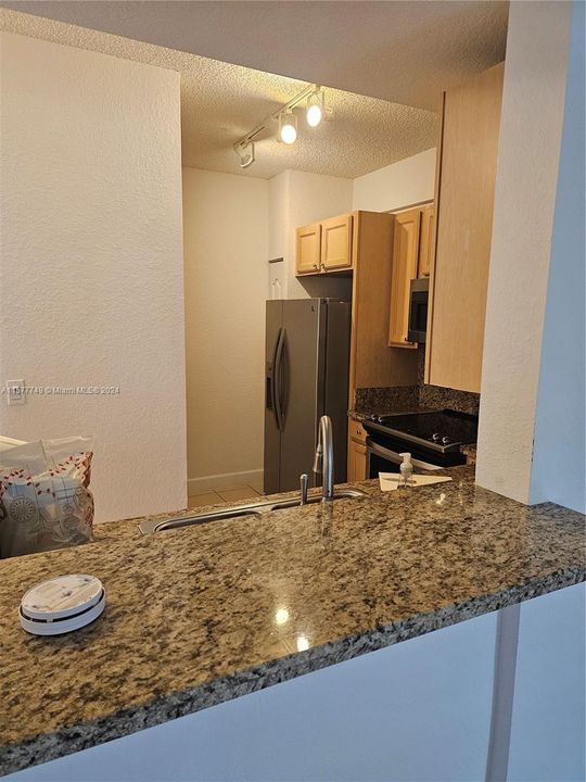 For Rent: $3,000 (2 beds, 2 baths, 1010 Square Feet)