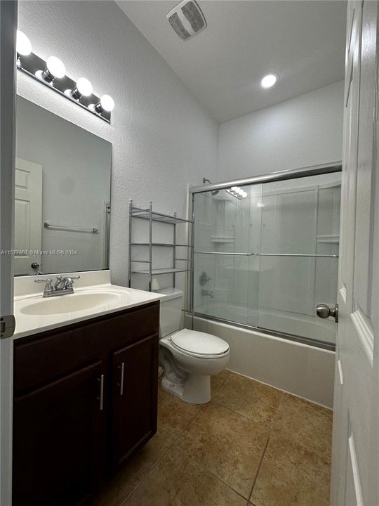 最近租的: $3,000 (3 贝兹, 2 浴室, 1503 平方英尺)