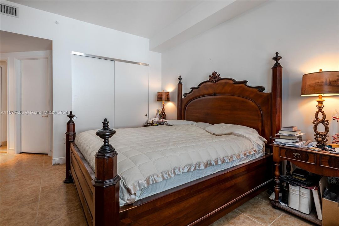 En Venta: $558,000 (3 camas, 3 baños, 1600 Pies cuadrados)