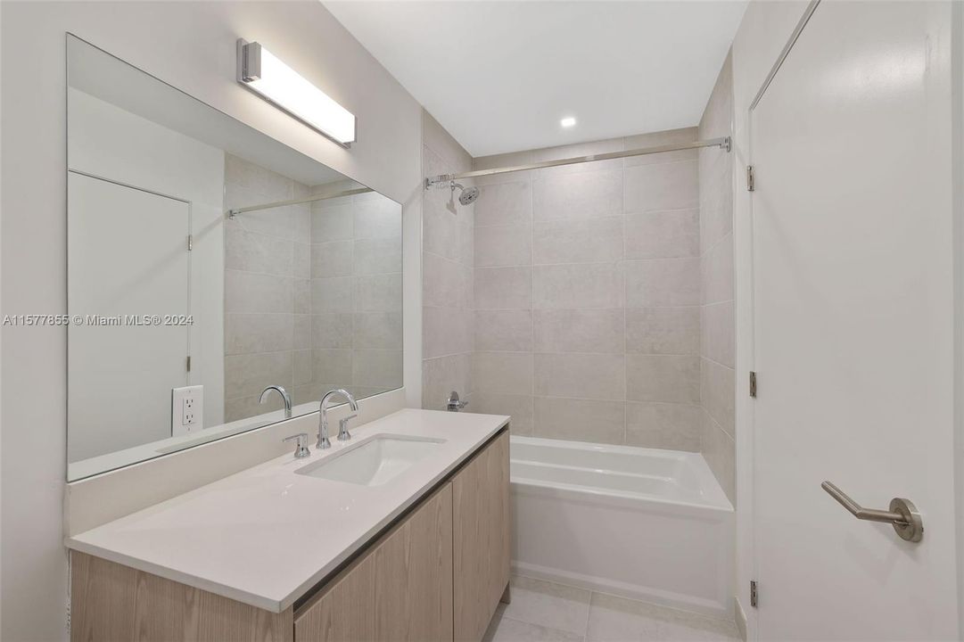 For Rent: $5,037 (2 beds, 2 baths, 1257 Square Feet)